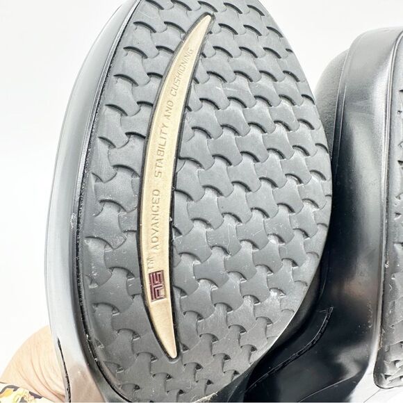 Ariat Women’s‎ Black Kickback Comfort Clog Mule Closed Back Sz 6.5M - Picture 14 of 15